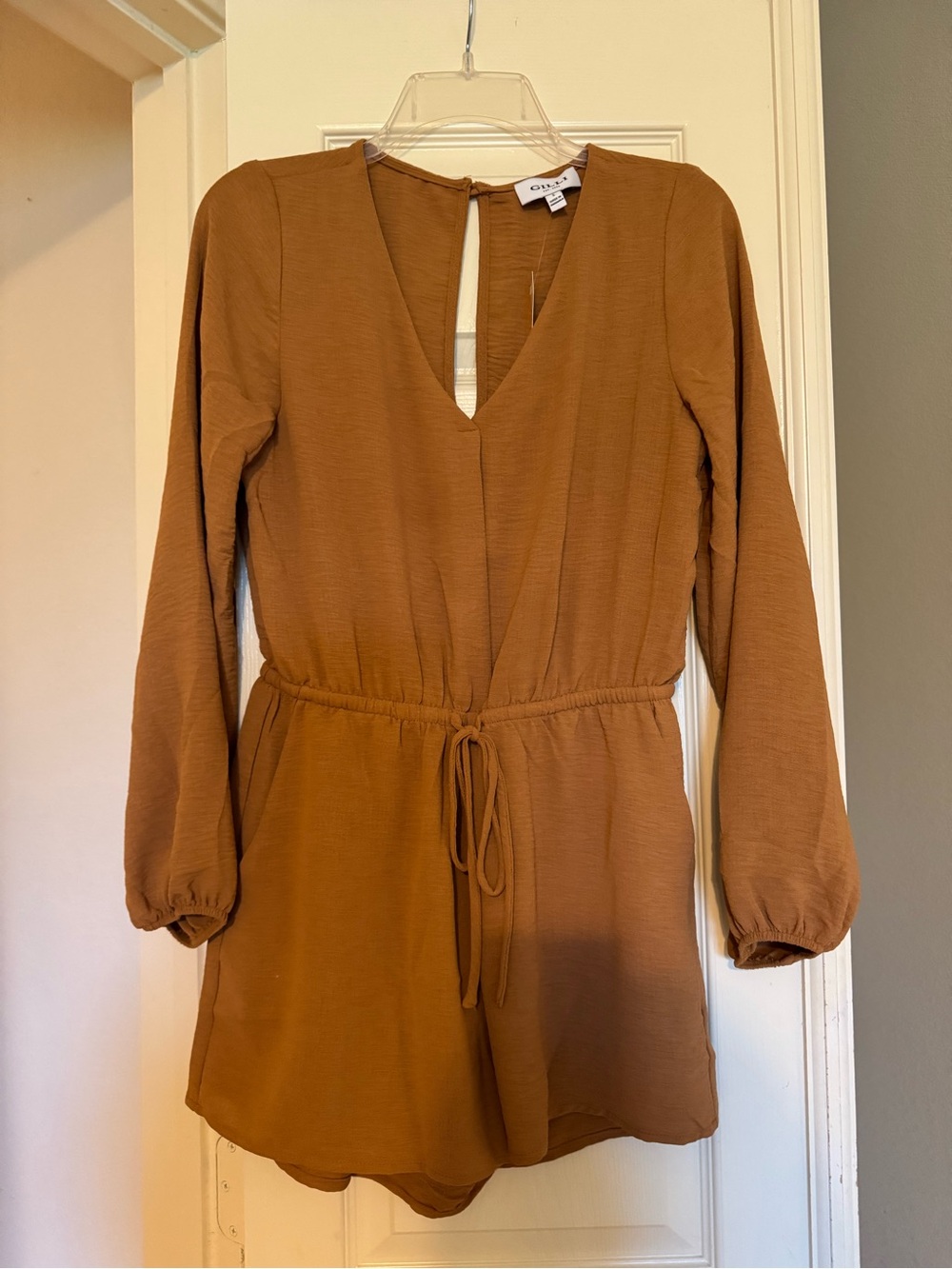 Gilli Long-Sleeve V-Neck Tie-Waist Dress Romper in Rust